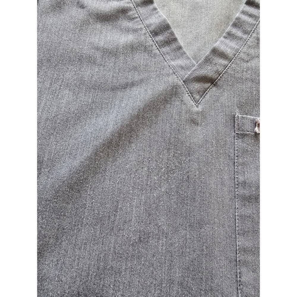 FIGS Gray Scrub Top XS Women’s V-Neck Medical Uniform Shirt - Picture 5 of 6